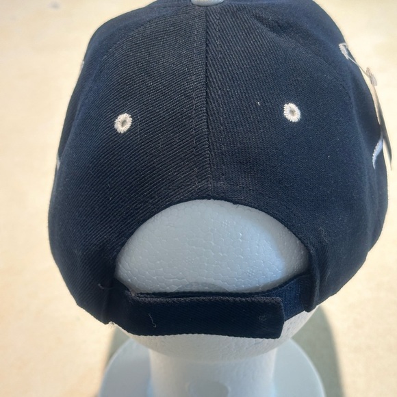 New York Beautifully Embroidered Cap 80% Acrylic 20% Wool. NEW with Tags - Picture 4 of 9